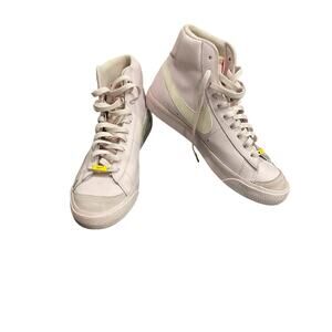 Nike Women's Blazer Mid '77 Sneakers